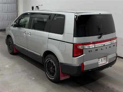 Mitsubishi DELICA D5