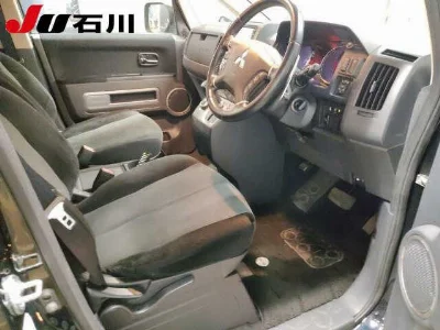 MITSUBISHI DELICA D5
