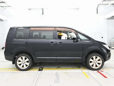 MITSUBISHI DELICA D5