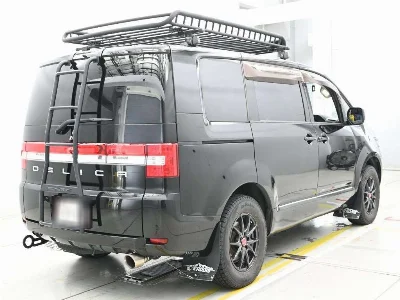 MITSUBISHI DELICA D5