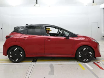 NISSAN AURA