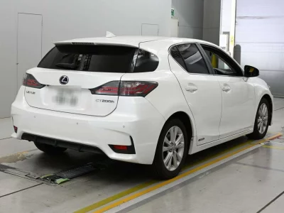Lexus CT200h