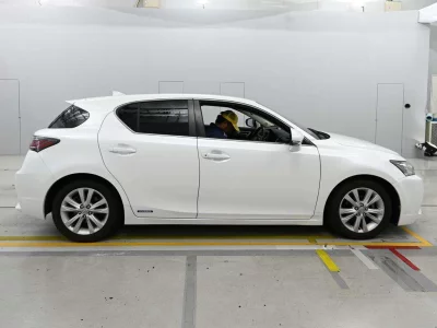 Lexus CT200h