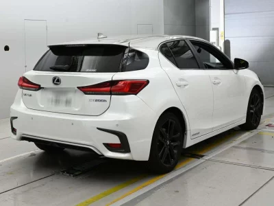 Lexus CT200h