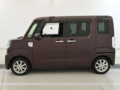 Toyota Pixis Mega
