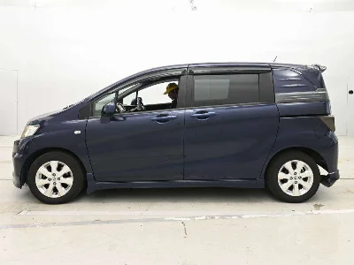HONDA FREED SPIKE