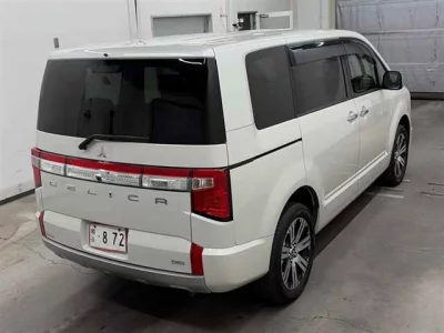 Mitsubishi Delica D:5