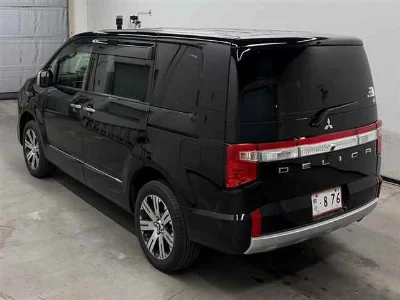 Mitsubishi Delica D:5