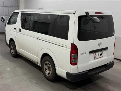 TOYOTA HIACE VAN