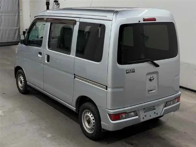 Toyota Pixis Van