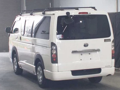 TOYOTA HIACE VAN