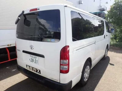 TOYOTA HIACE VAN