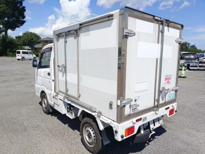Nissan NT100 Clipper