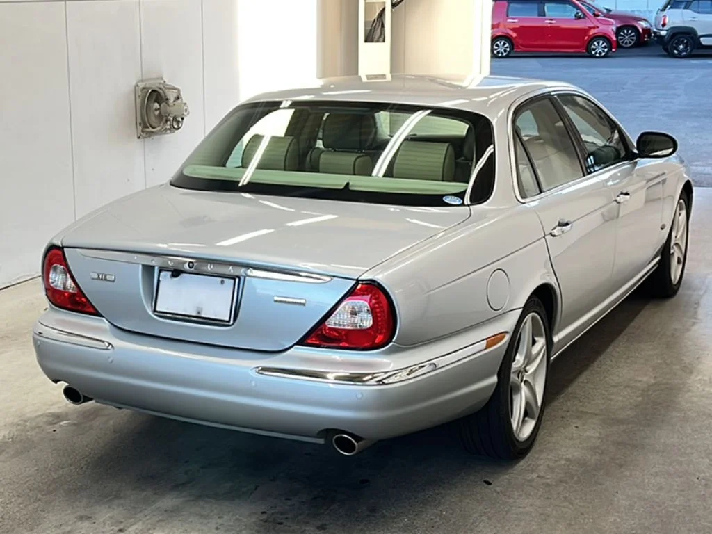 Jaguar XJ6  с аукциона в Японии