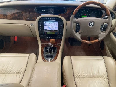 Jaguar XJ6