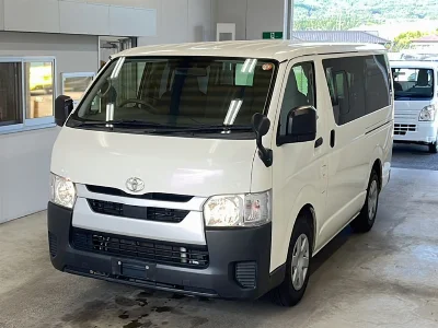 TOYOTA HIACE VAN
