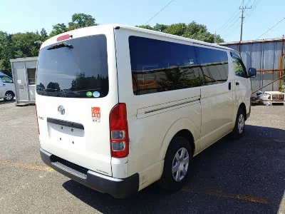 TOYOTA HIACE VAN