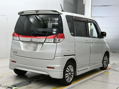 Mitsubishi Delica D:2