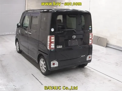 Toyota Pixis Mega