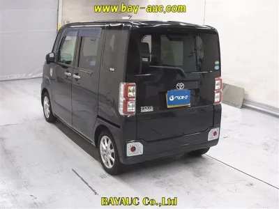 Toyota Pixis Mega