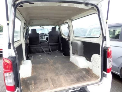 Nissan NV350 Caravan