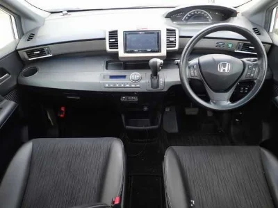 HONDA FREED SPIKE