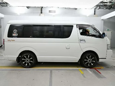 TOYOTA HIACE