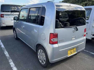 Toyota Pixis Space