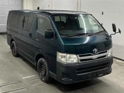 TOYOTA HIACE VAN