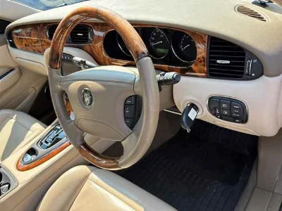 Jaguar XJ6