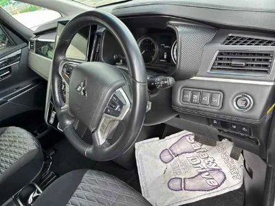 Mitsubishi DELICA D5