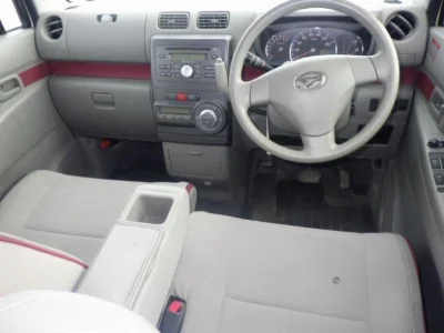 DAIHATSU MOVE CONTE
