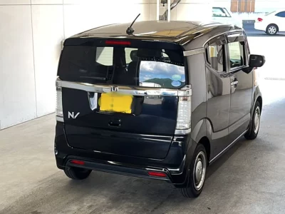 HONDA N BOX SLASH