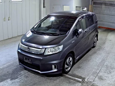 Honda FREED SPIKE HYBRID