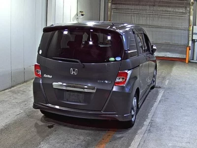 HONDA FREED SPIKE