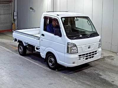 Nissan NT100 Clipper