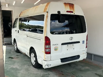 TOYOTA HIACE VAN