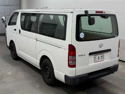 TOYOTA HIACE VAN