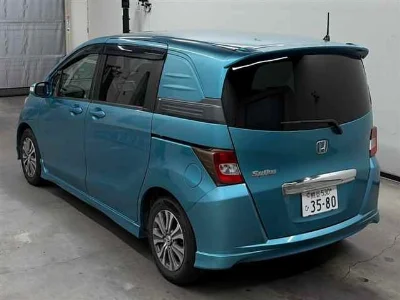 HONDA FREED SPIKE