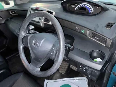 HONDA FREED SPIKE
