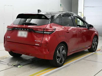 Nissan Aura