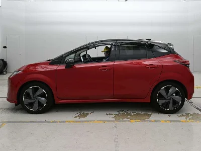 Nissan Aura