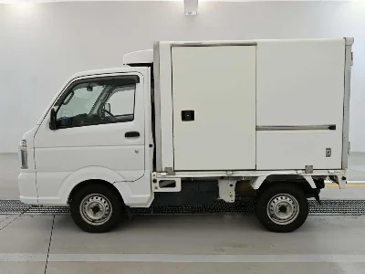 Nissan NT100 Clipper