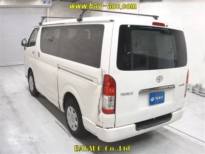 TOYOTA HIACE VAN