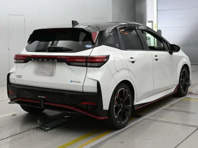 Nissan Aura
