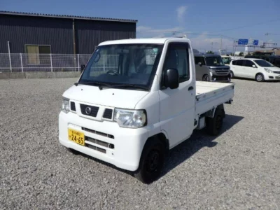 Nissan NT100 Clipper