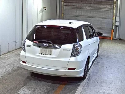 Honda FIT SHUTTLE HYBRID