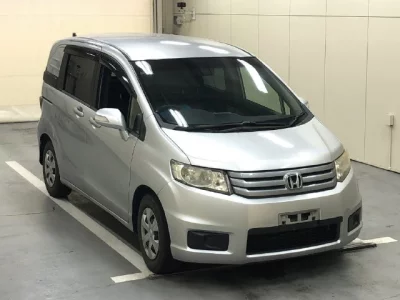 HONDA FREED SPIKE