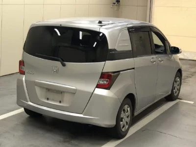 HONDA FREED SPIKE