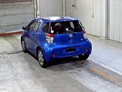Toyota iQ